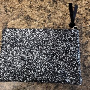 Cosmetic bag NWOT & free gift 💝